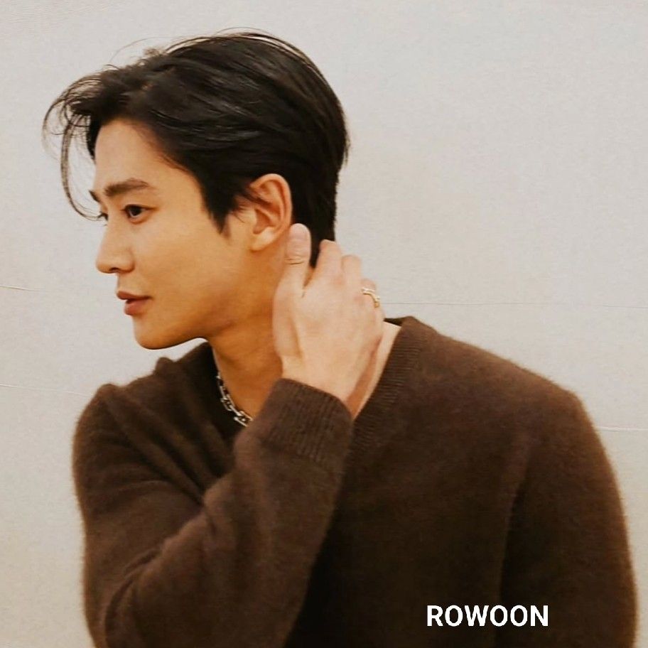 로운의 최신 사진