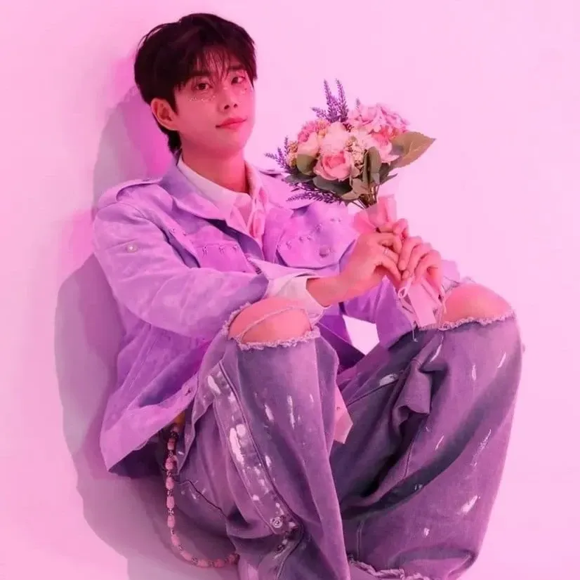 A moment captured by MJ (ASTRO)'s fan