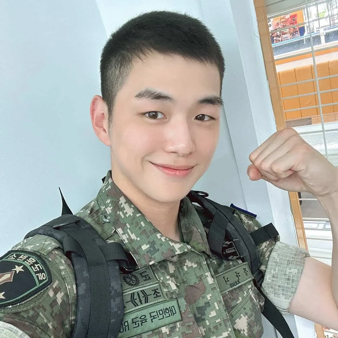 Behind-the-scenes cut of Kang Daniel