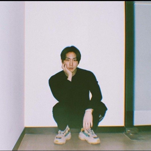 A moment captured by Shinwon (PENTAGON)'s fan