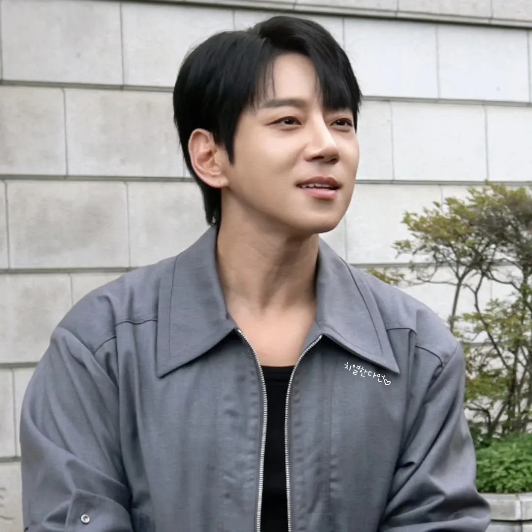 Latest photo of Hwang Chiyeol