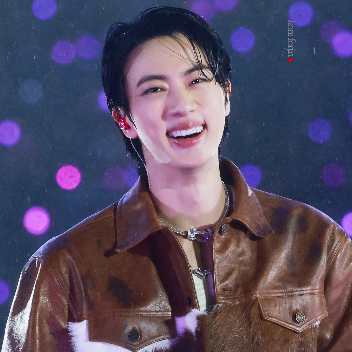 Foto aktivitas terbaru Jin (BTS)