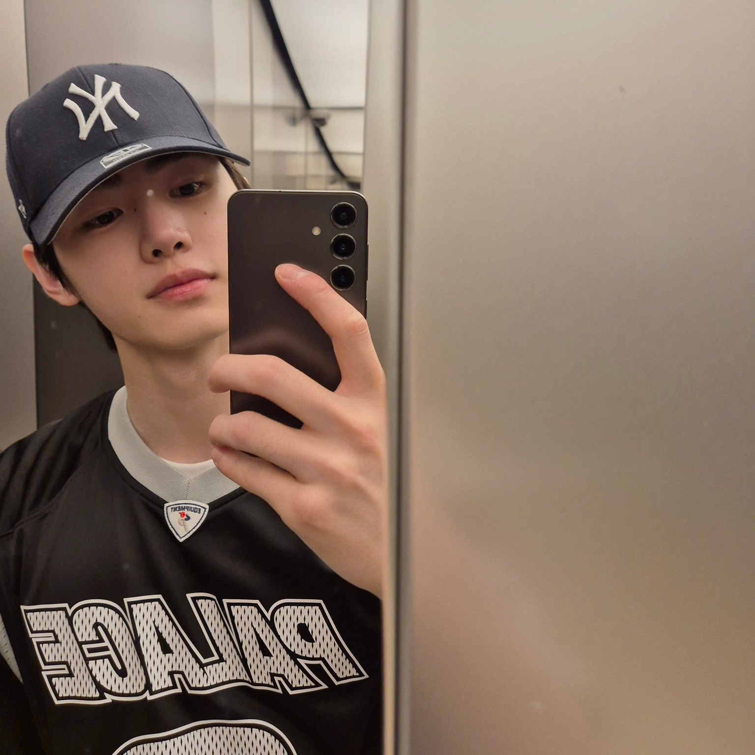 Foto aktivitas terbaru ENHYPEN