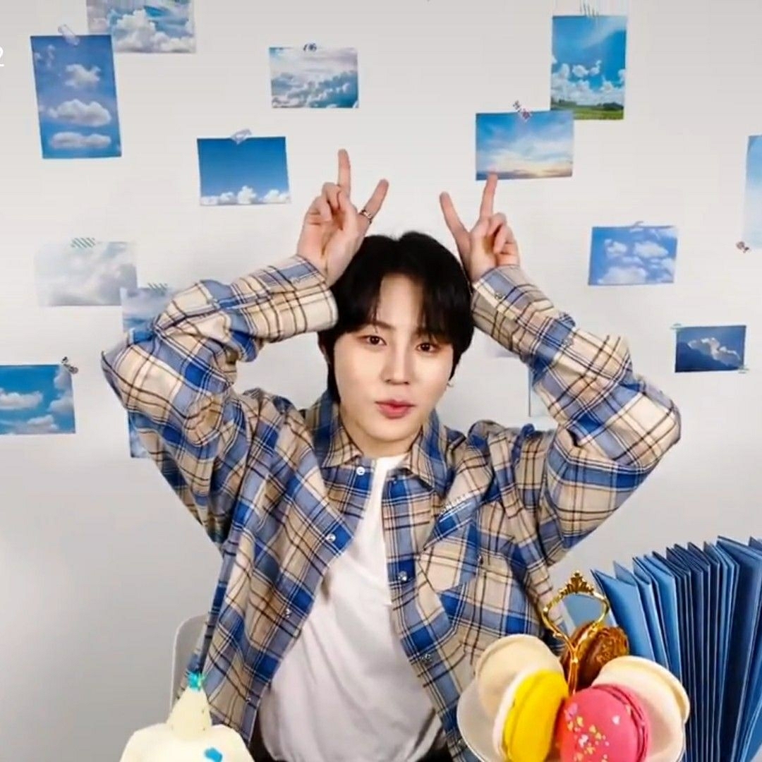 Recent activity shot of Ha Sungwoon