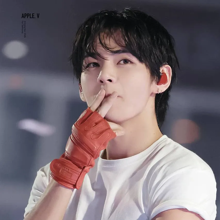 V (BTS)の最新写真