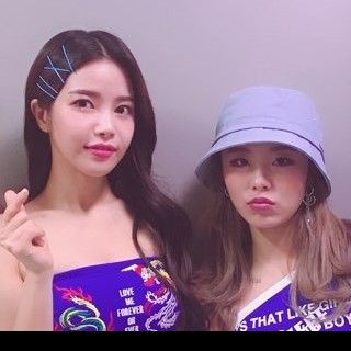 MAMAMOOの舞台裏ショット