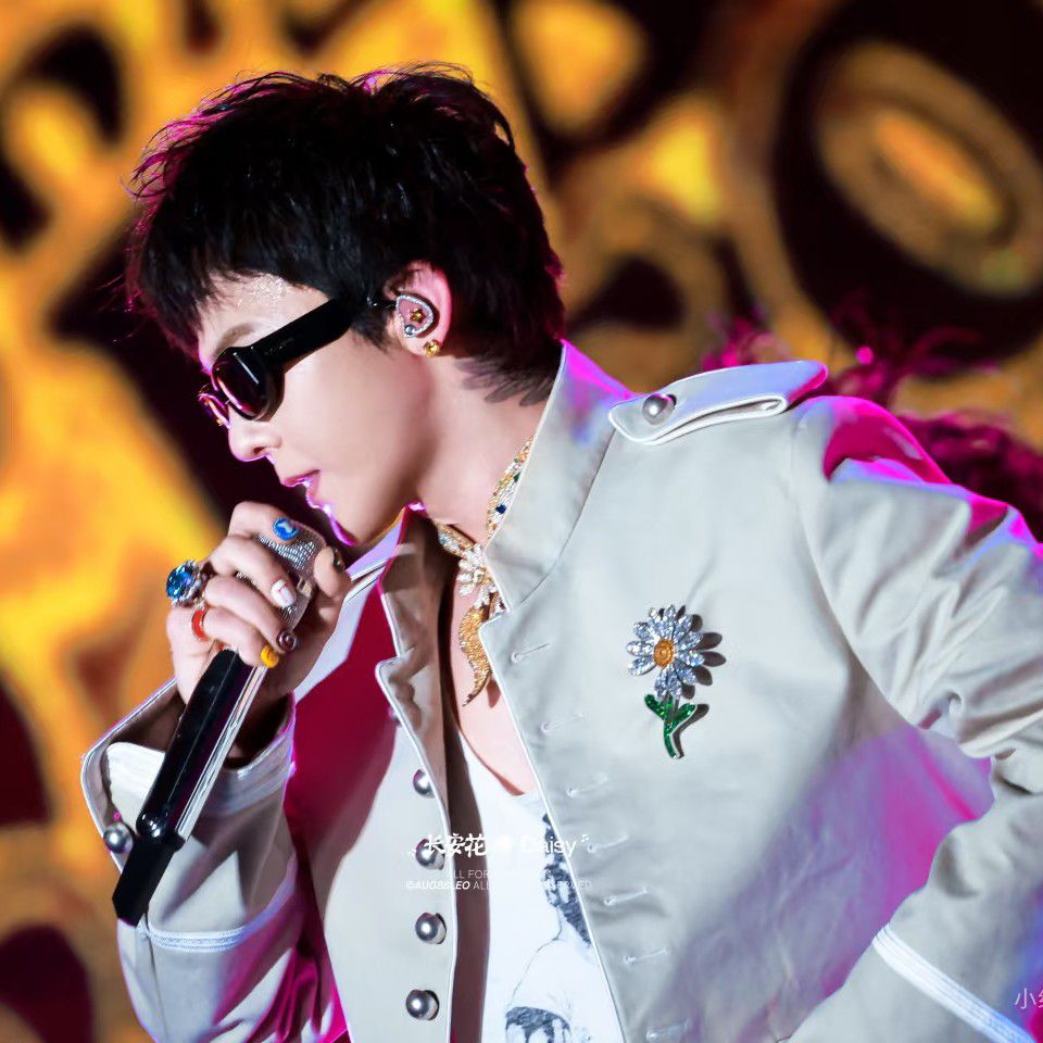 Behind-the-scenes cut of G-DRAGON (BIGBANG)