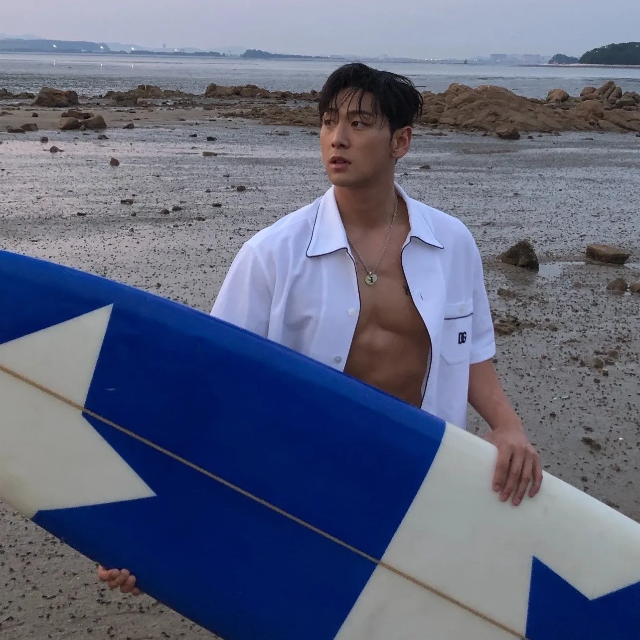 백호의 비하인드 컷