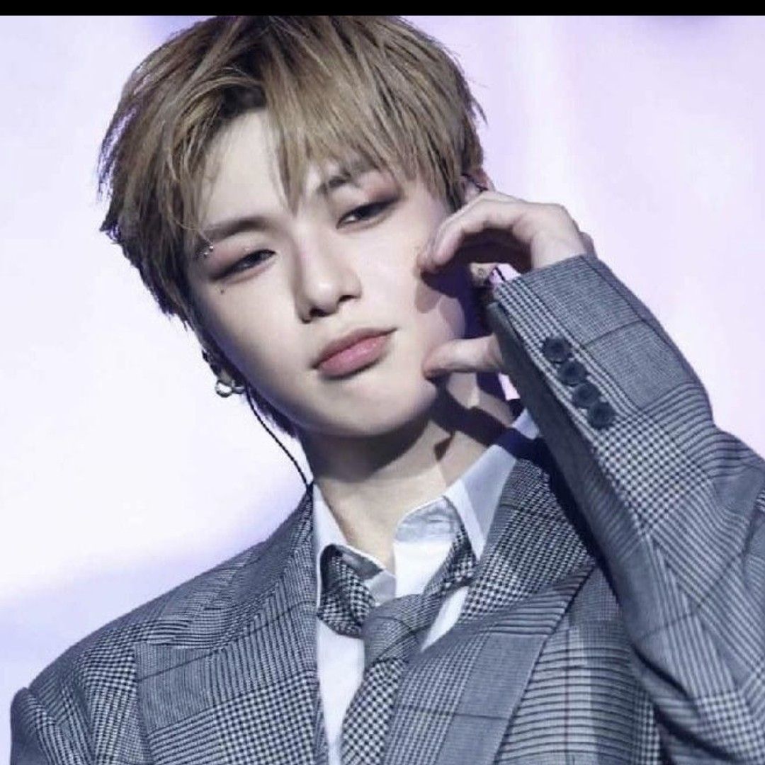 강다니엘의 비하인드 컷