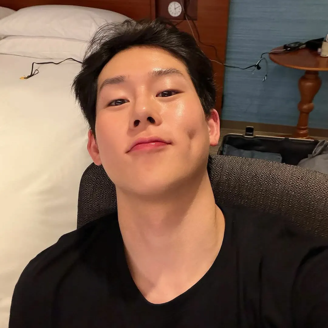 Behind-the-scenes cut of MONSTA X