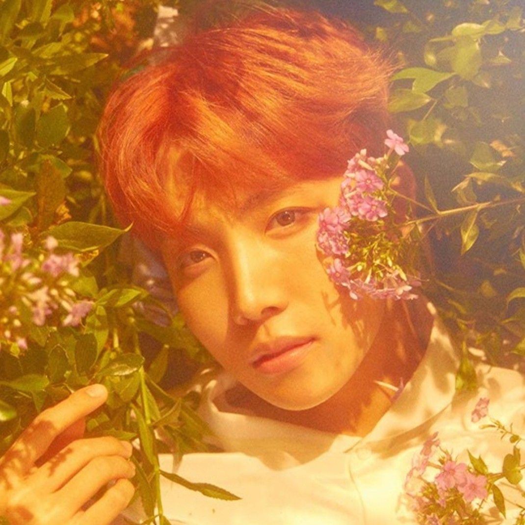 Foto terbaru j-hope (BTS)