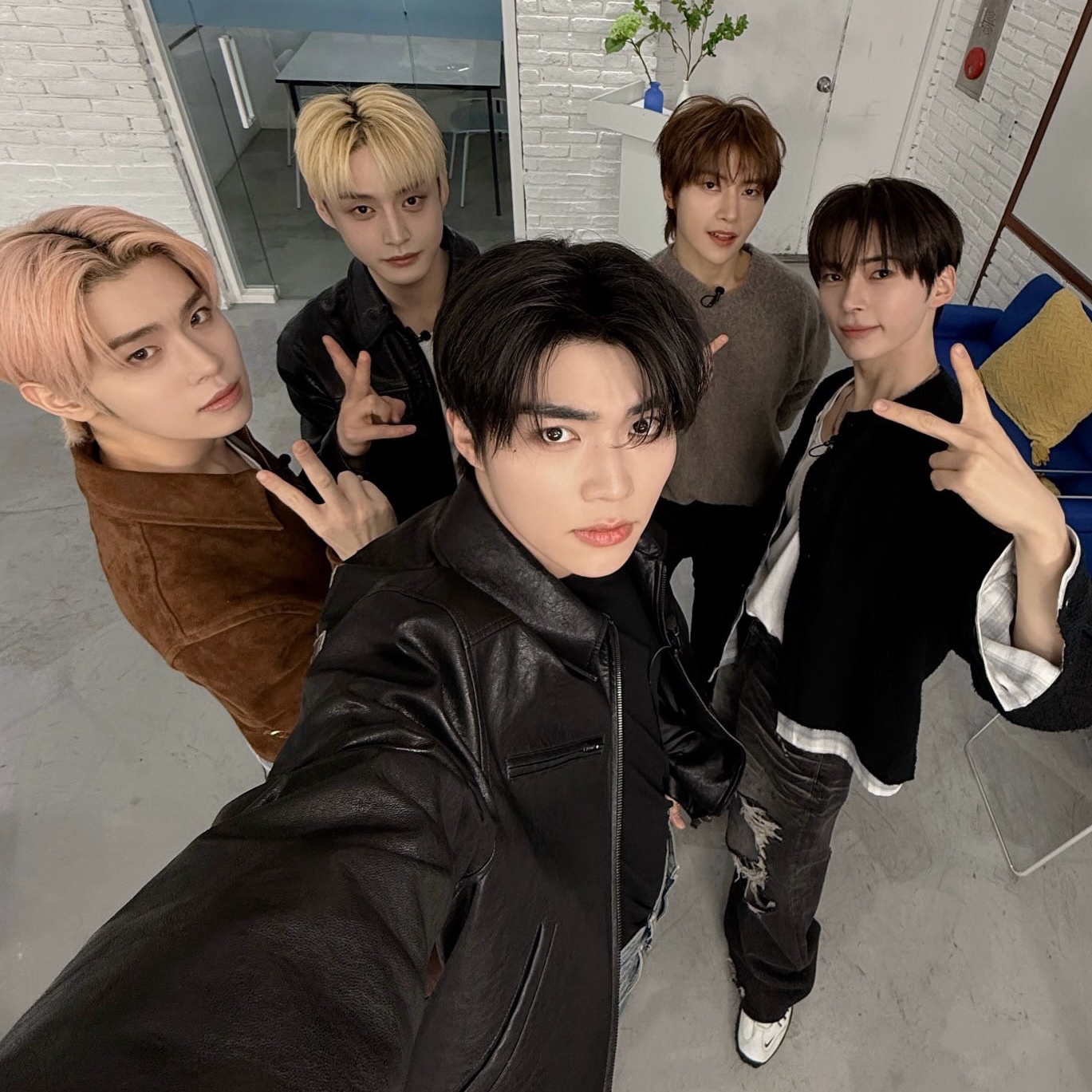 Behind-the-scenes cut of ZEROBASEONE