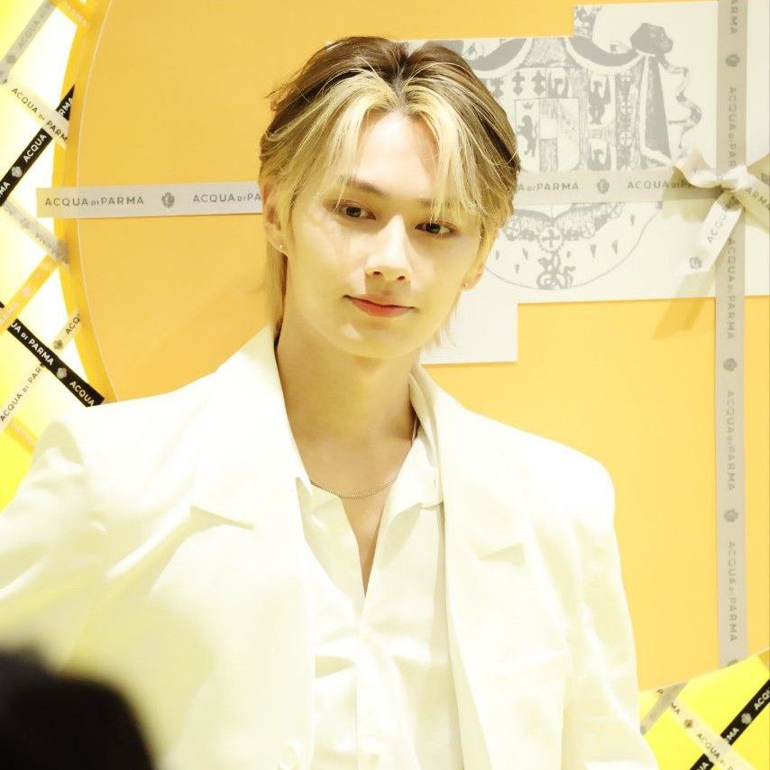 Latest photo of Jun (SEVENTEEN)