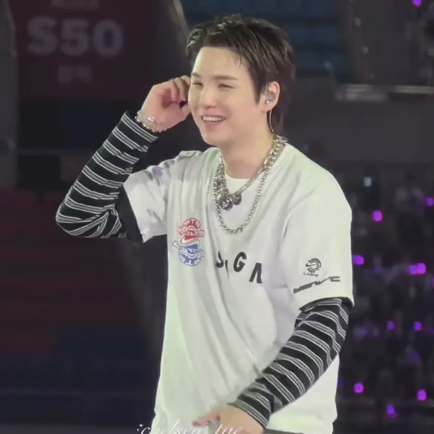 Potret di balik layar SUGA (BTS)