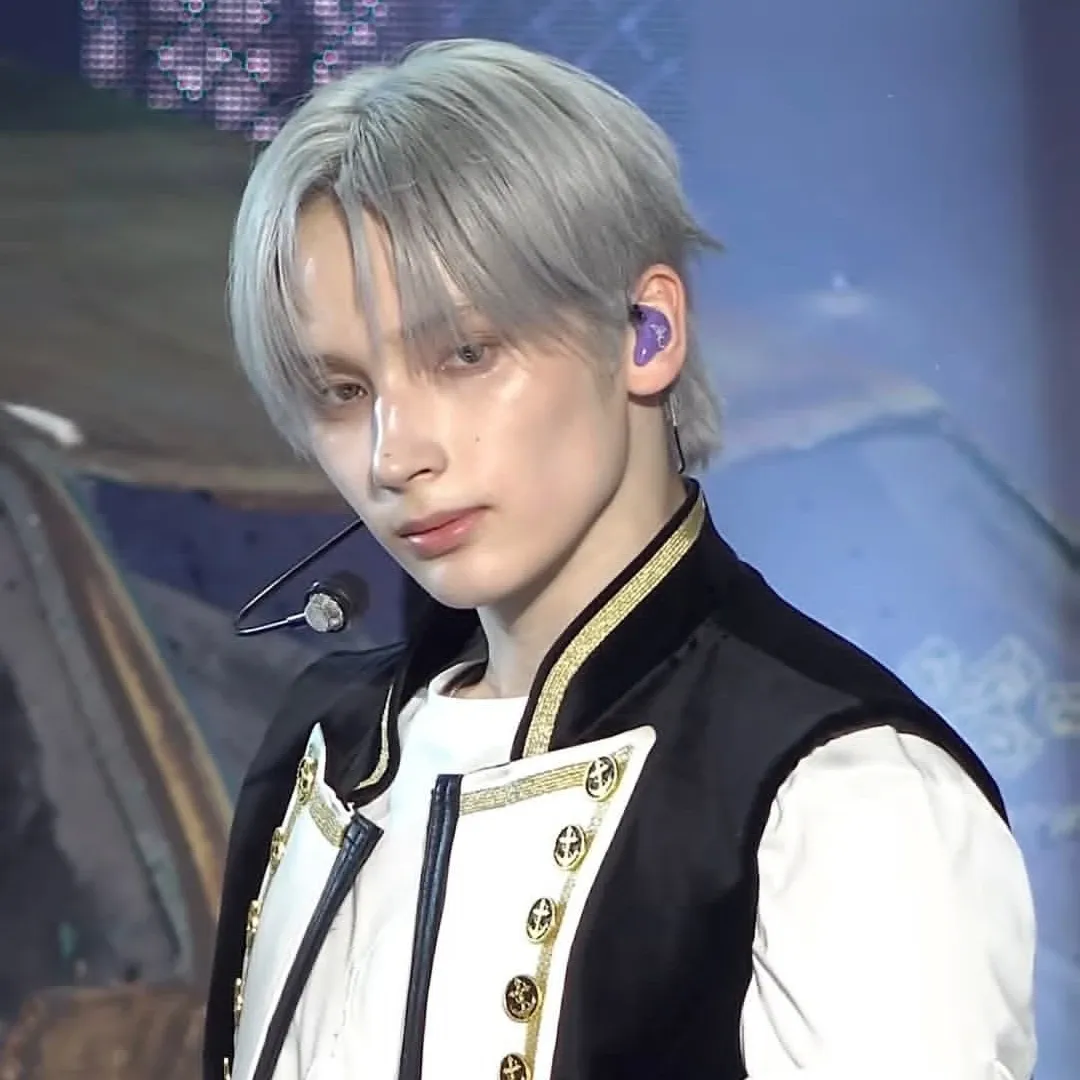 Latest photo of HueningKai (TOMORROW X TOGETHER)