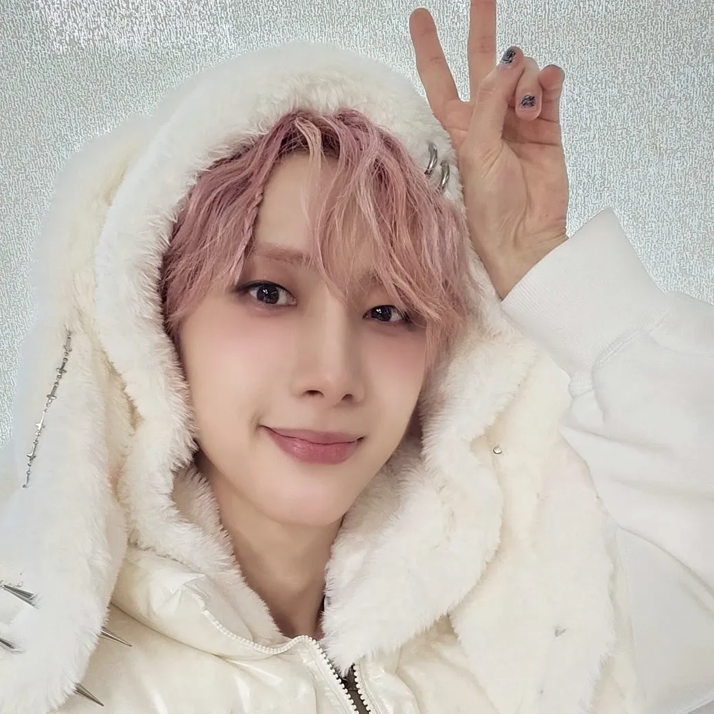 Latest photo of Hui (PENTAGON)