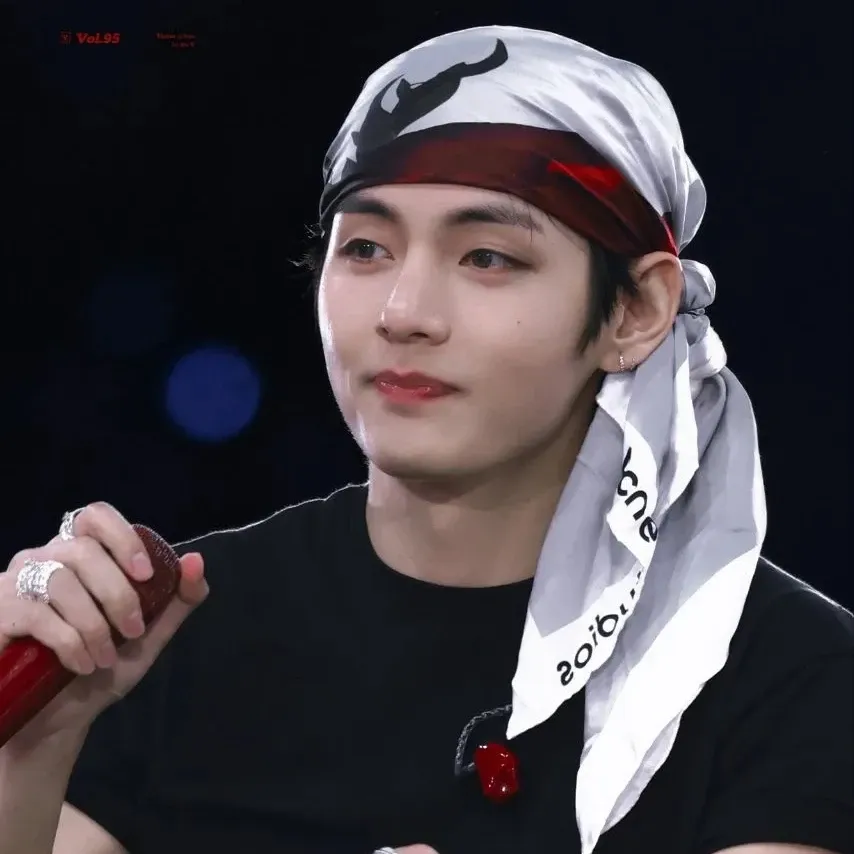 뷔 (방탄소년단)의 비하인드 컷