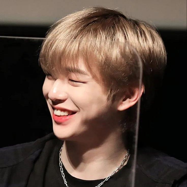 강다니엘 최근 활동샷
