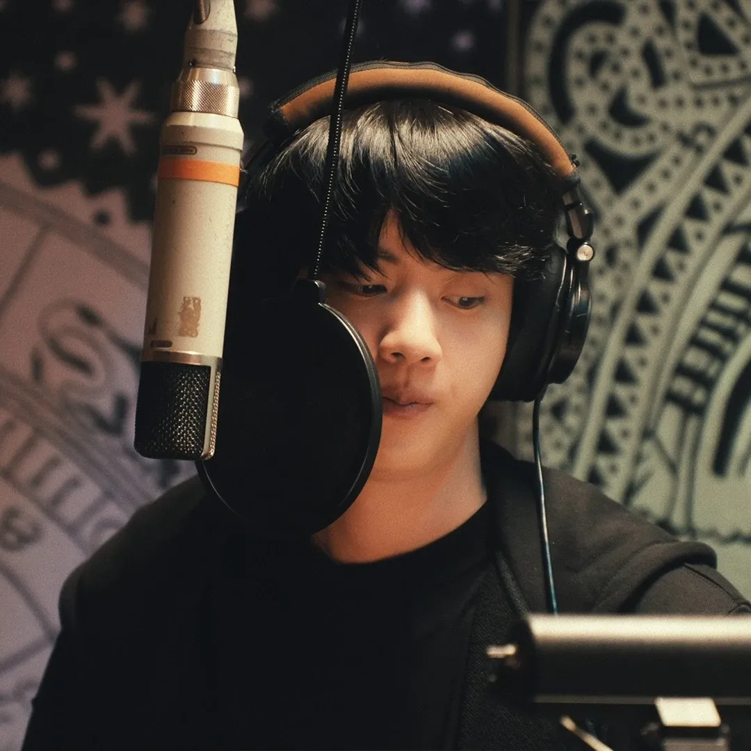 A moment captured by Jin (BTS)'s fan
