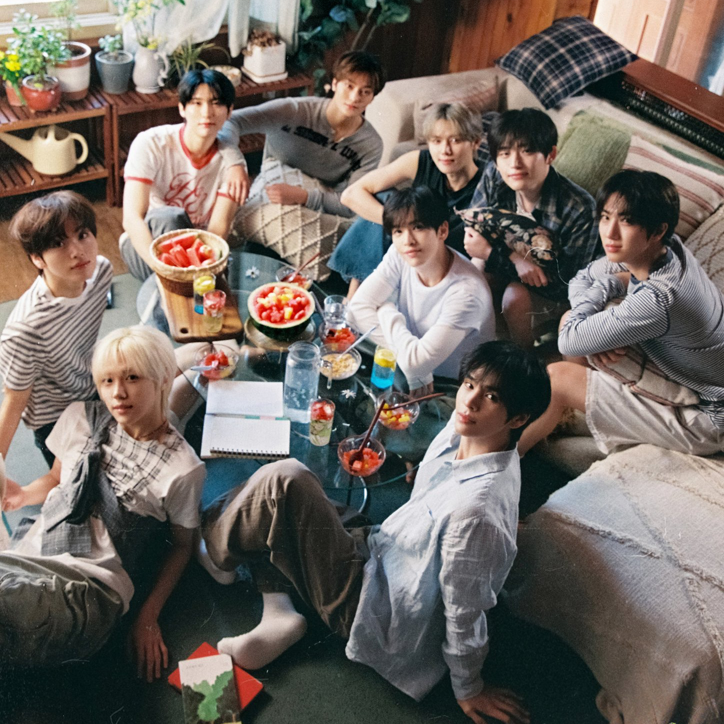 A moment captured by CRAVITY's fan