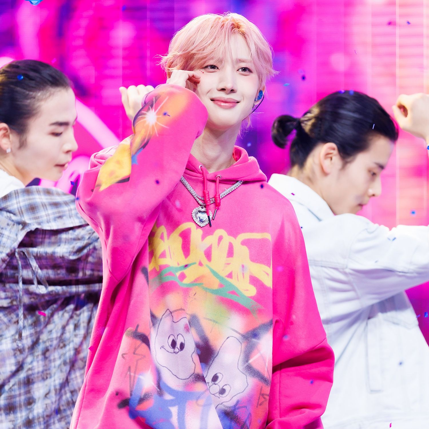 Behind-the-scenes cut of Hui (PENTAGON)