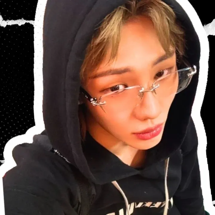 Behind-the-scenes cut of Junhyeok (TNX)