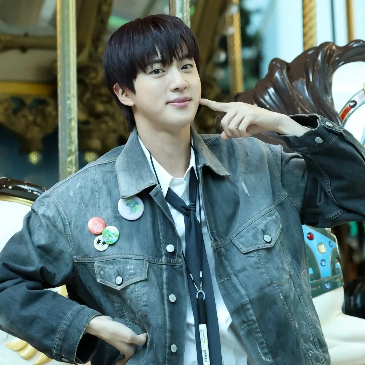 Foto terbaru Jin (BTS)