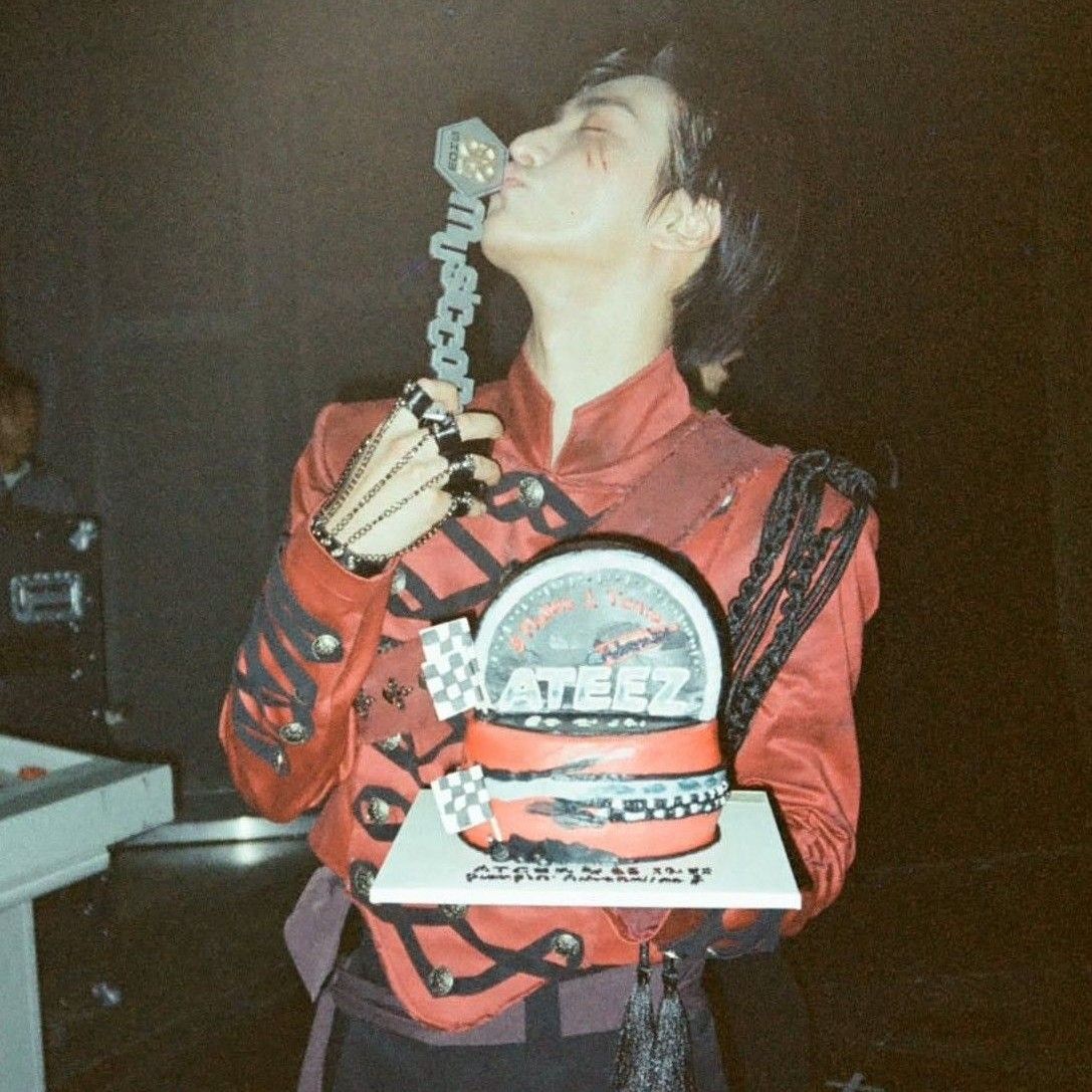 Behind-the-scenes cut of Seonghwa (ATEEZ)