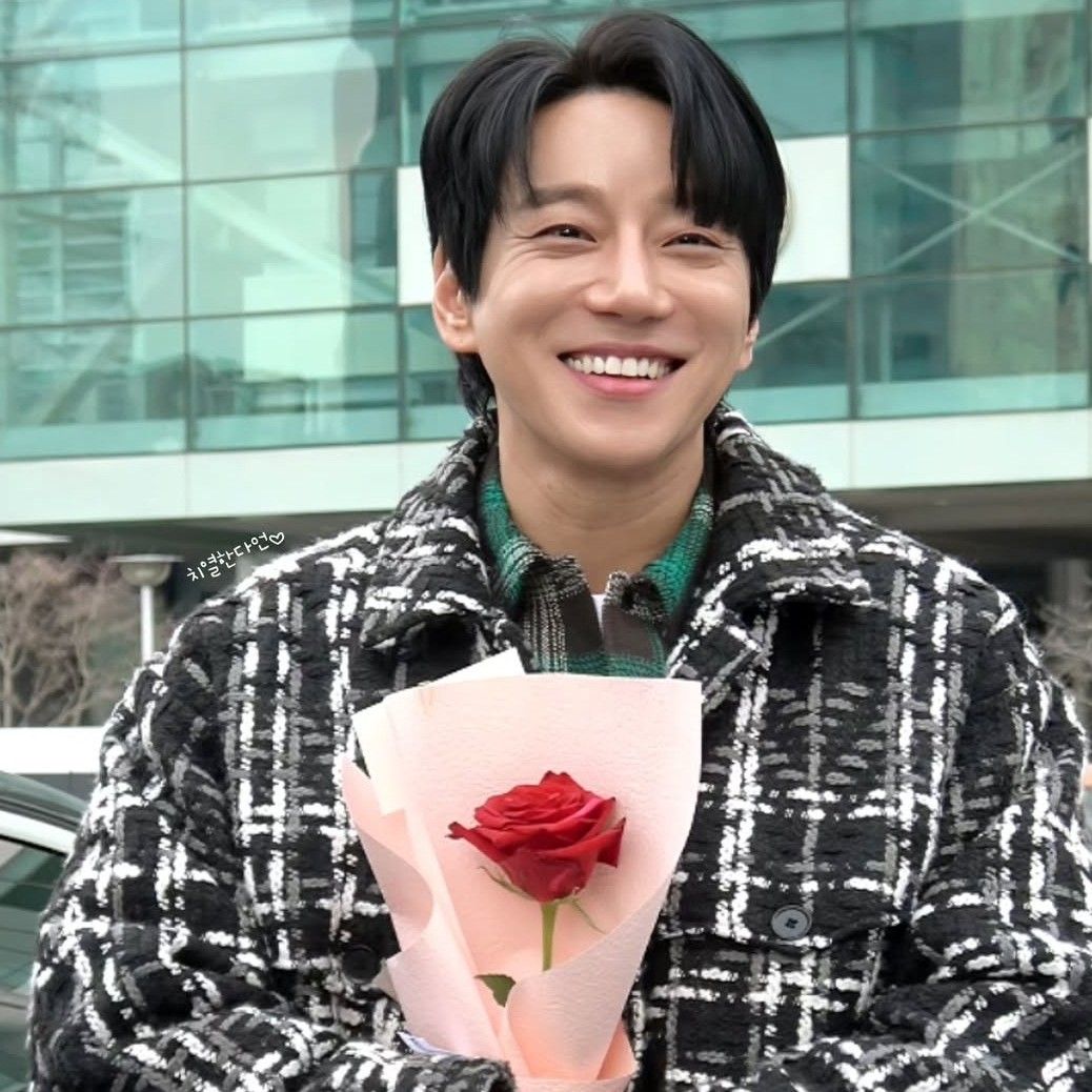 Behind-the-scenes cut of Hwang Chiyeol