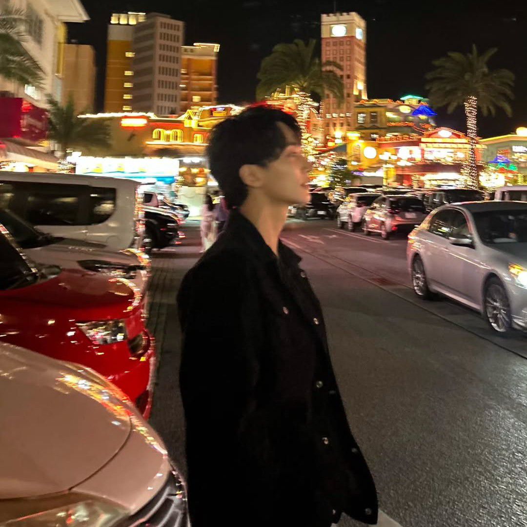 Recent activity shot of Jeonghan (SEVENTEEN)