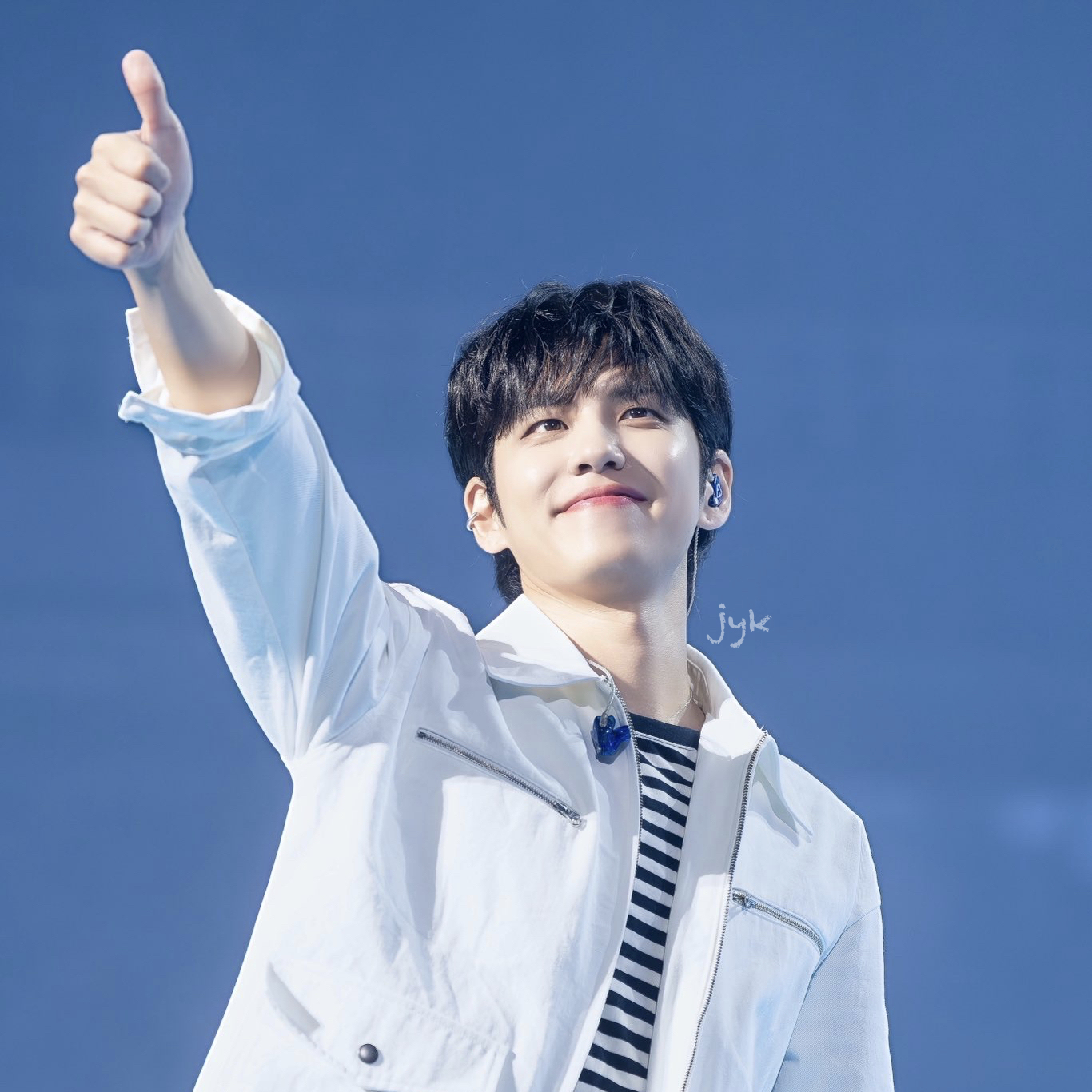 元弼 (DAY6)的幕後花絮