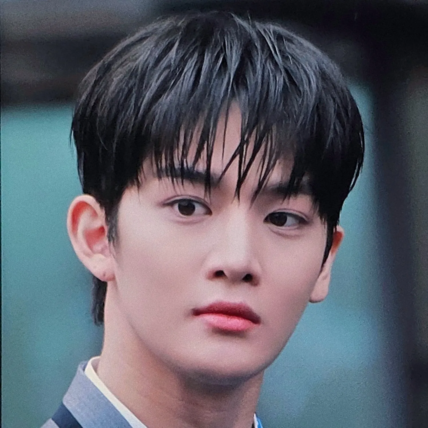Behind-the-scenes cut of Bae Jinyoung