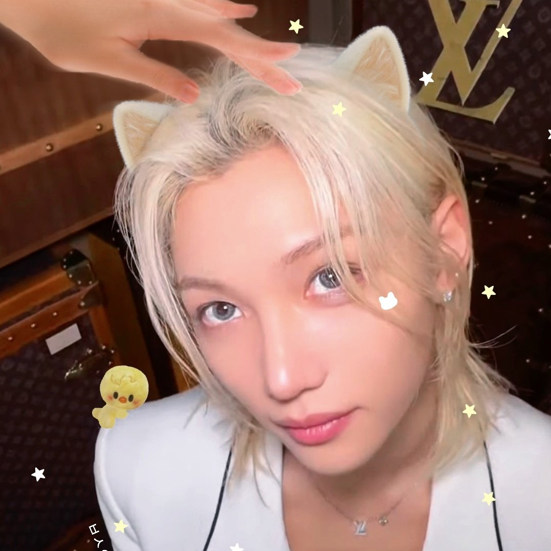 Latest photo of Felix (Stray Kids)