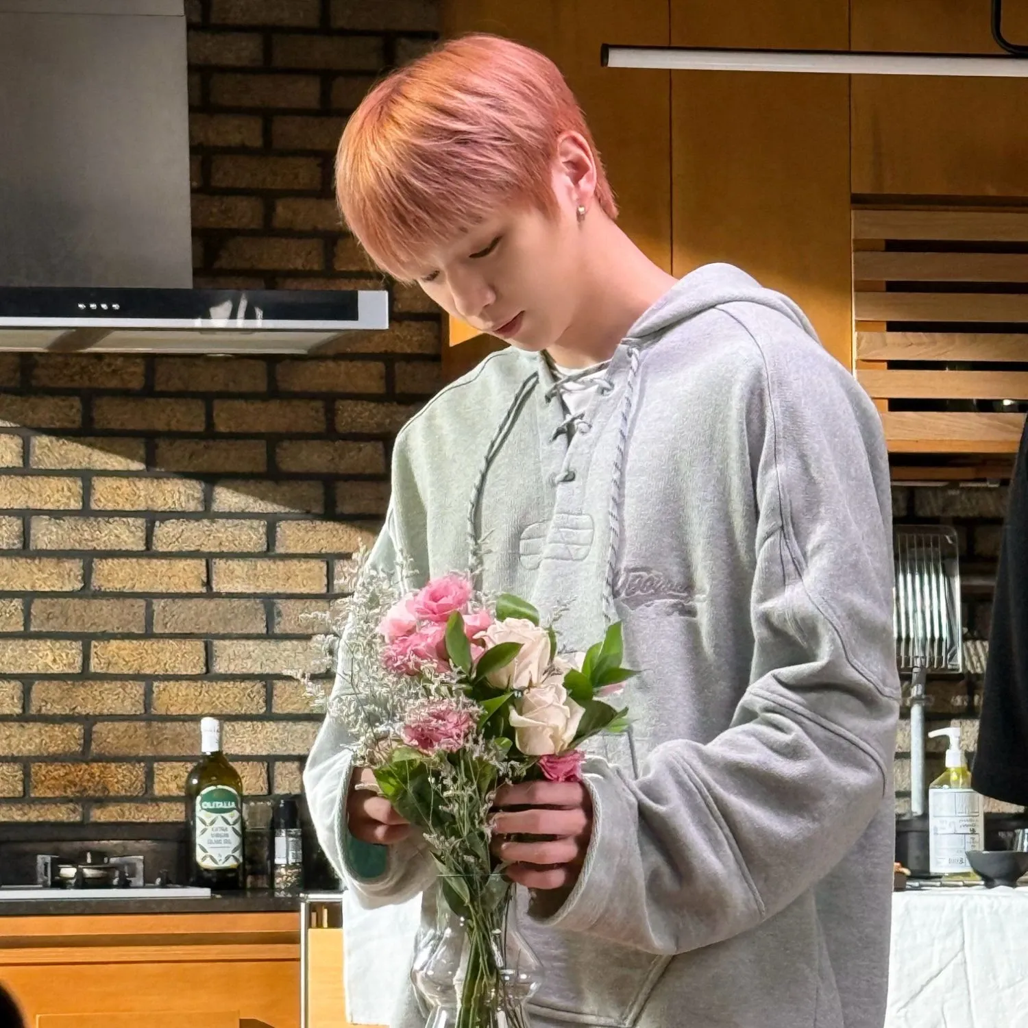 강다니엘의 비하인드 컷