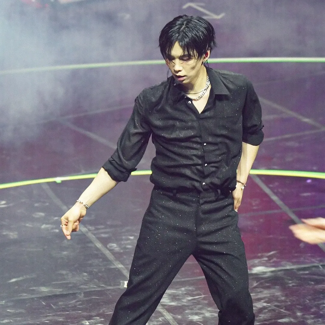 A moment captured by Rocky's fan