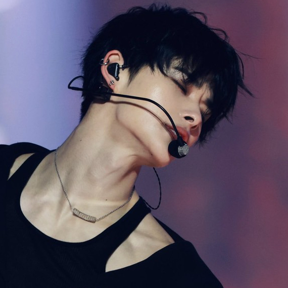 Foto aktivitas terbaru NI-KI (ENHYPEN)