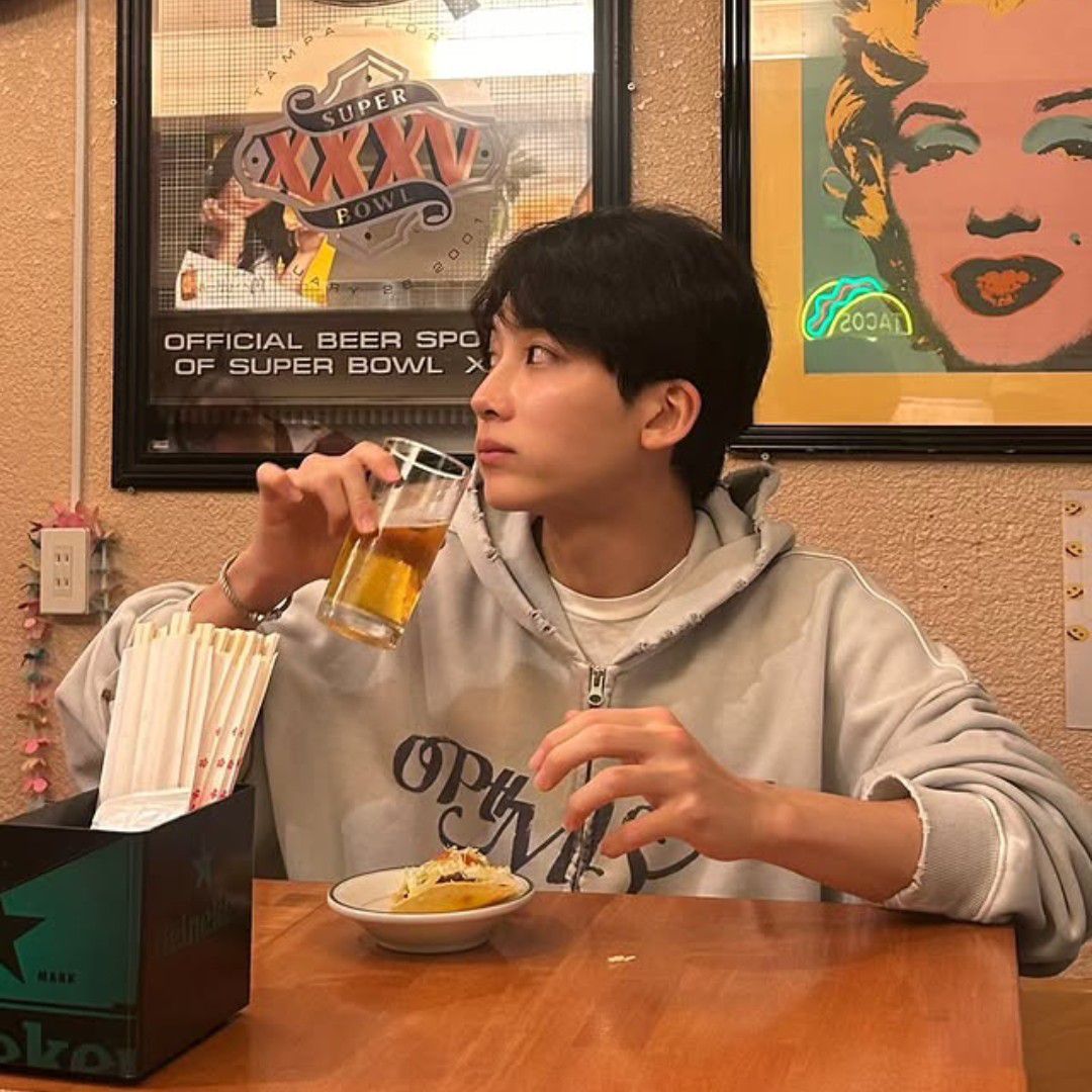 Latest photo of Jeonghan (SEVENTEEN)