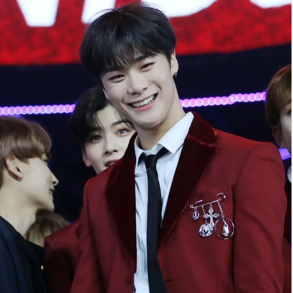 Behind-the-scenes cut of Moonbin (ASTRO)
