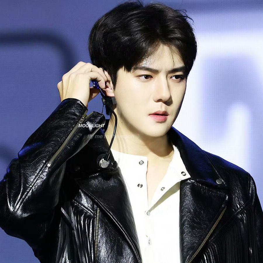 Behind-the-scenes cut of Sehun (EXO)