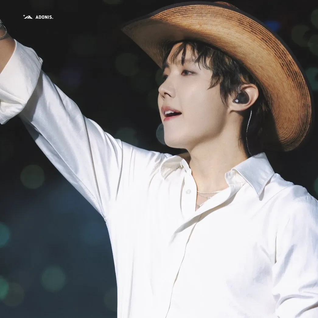 Behind-the-scenes cut of j-hope (BTS)