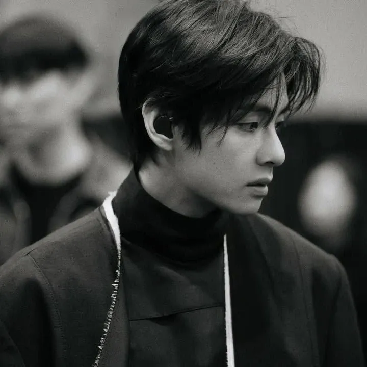 A moment captured by V (BTS)'s fan