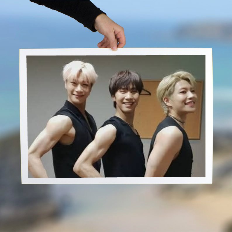 A moment captured by Rocky's fan