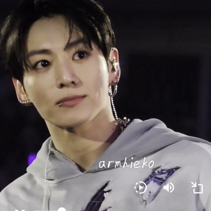 Momen yang diabadikan oleh penggemar Jungkook (BTS)