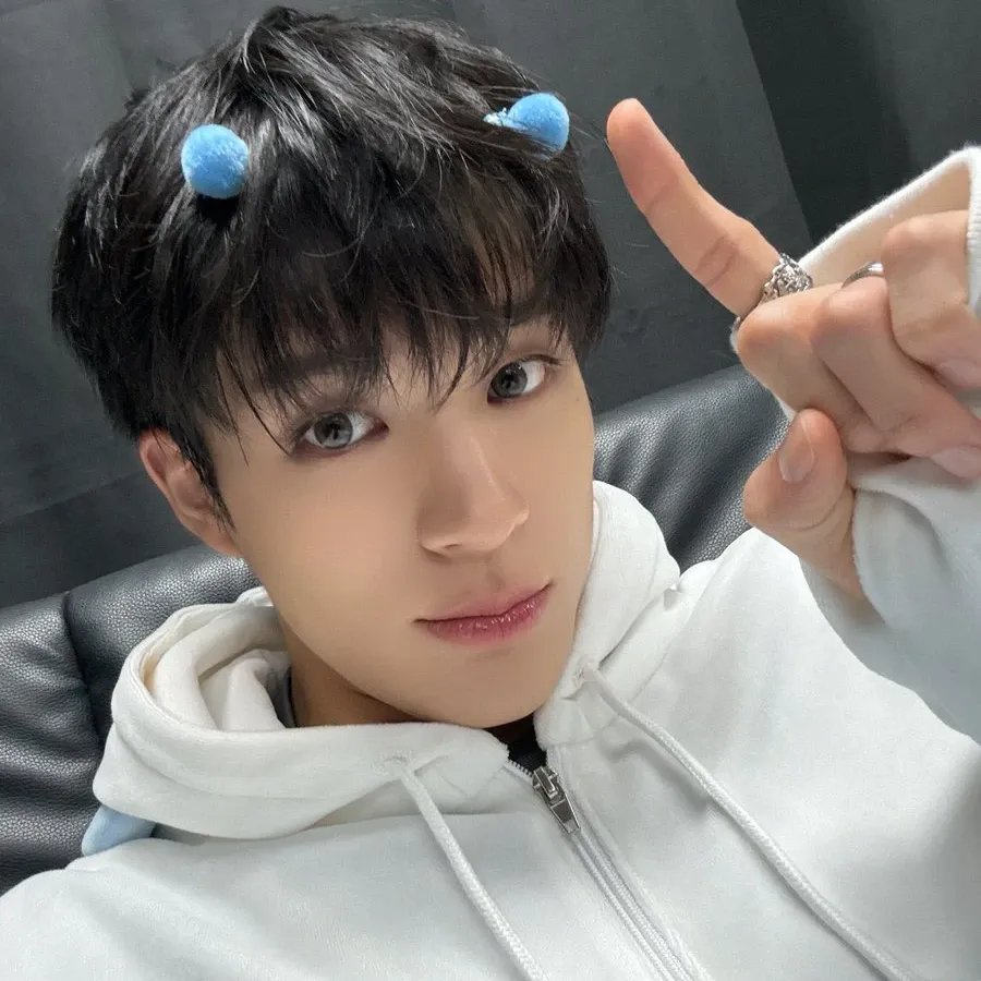 Behind-the-scenes cut of Jeno (NCT DREAM)