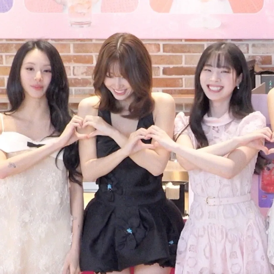 A moment captured by Momo (TWICE)'s fan