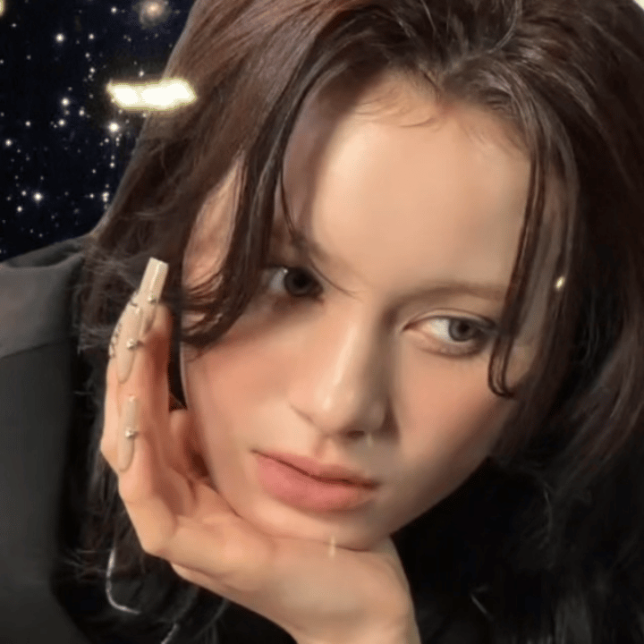 Recent activity shot of Nina (NiziU)