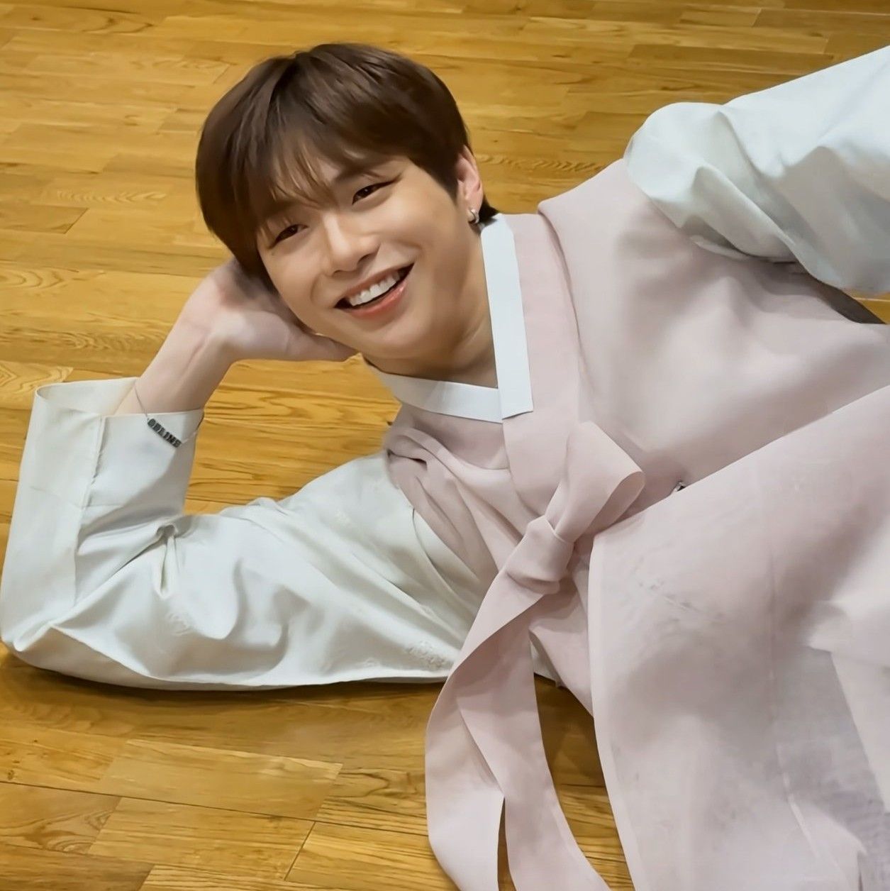 A moment captured by Kang Daniel's fan