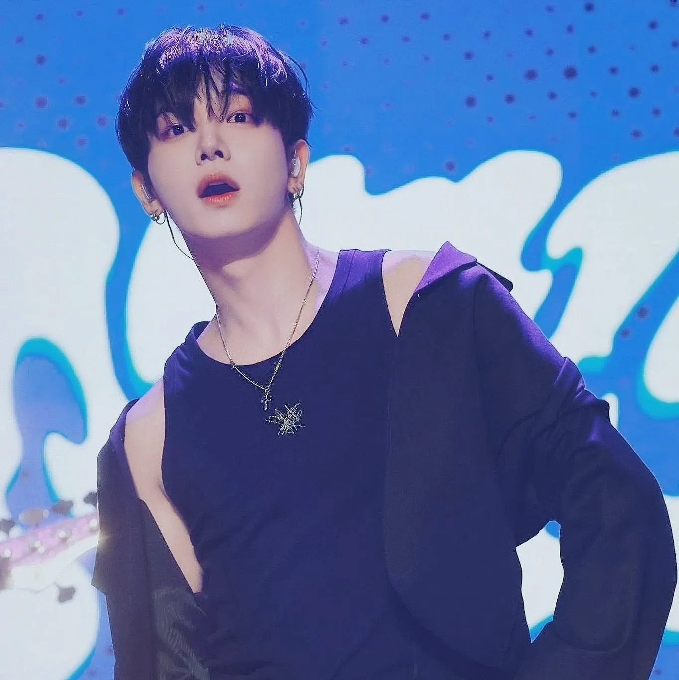 명재현 (BOYNEXTDOOR)의 비하인드 컷