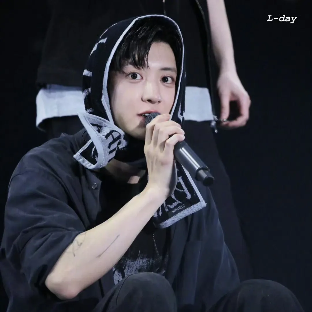 Momen yang diabadikan oleh penggemar Chanyeol (EXO)