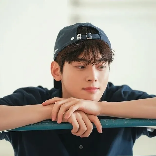 Latest photo of Eunwoo (ASTRO)